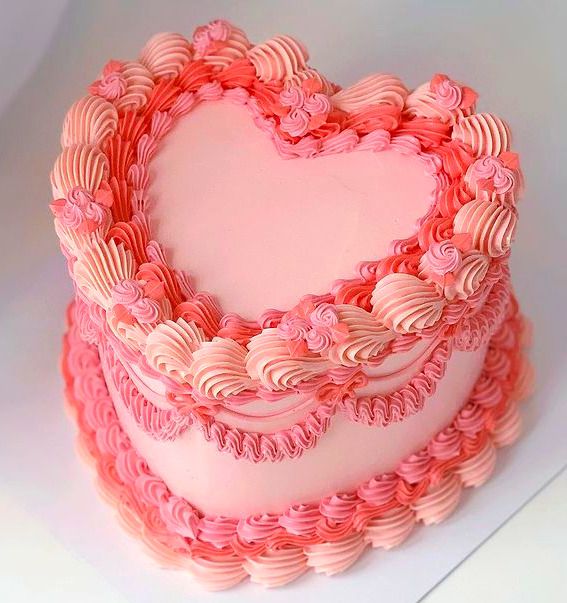 My Bento Cake Montpellier - Gâteau cœur rose avec motifs vagues créatifs et texture unique