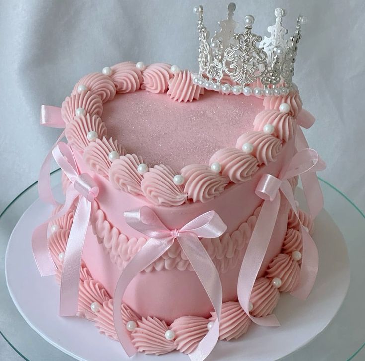 My Bento Cake Montpellier - Gâteau cœur avec motif couronne royale et perles décoratives