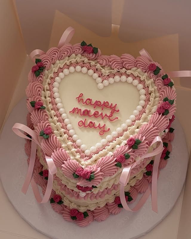 My Bento Cake Happy Maevi Day Montpellier - Gâteau cœur personnalisé avec message spécial